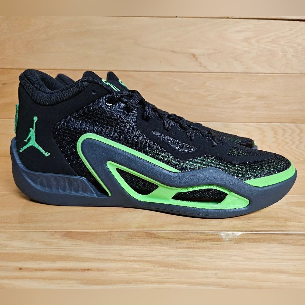 Nike Jordan Tatum 1 Size 10.5 Black Green Celtics Basketball Shoe DZ3324-003